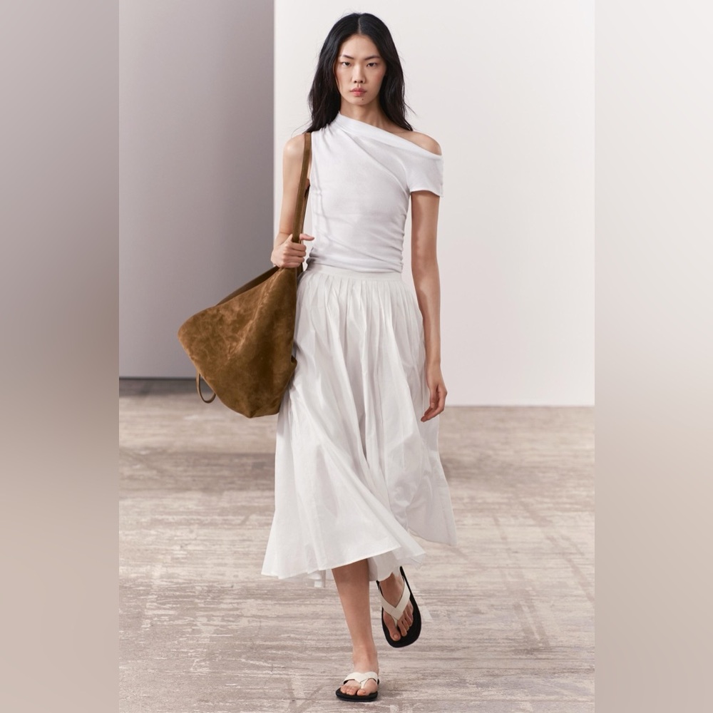 Zara women’s ZW Collection Midi Swing Skirt - white. 100% cotton